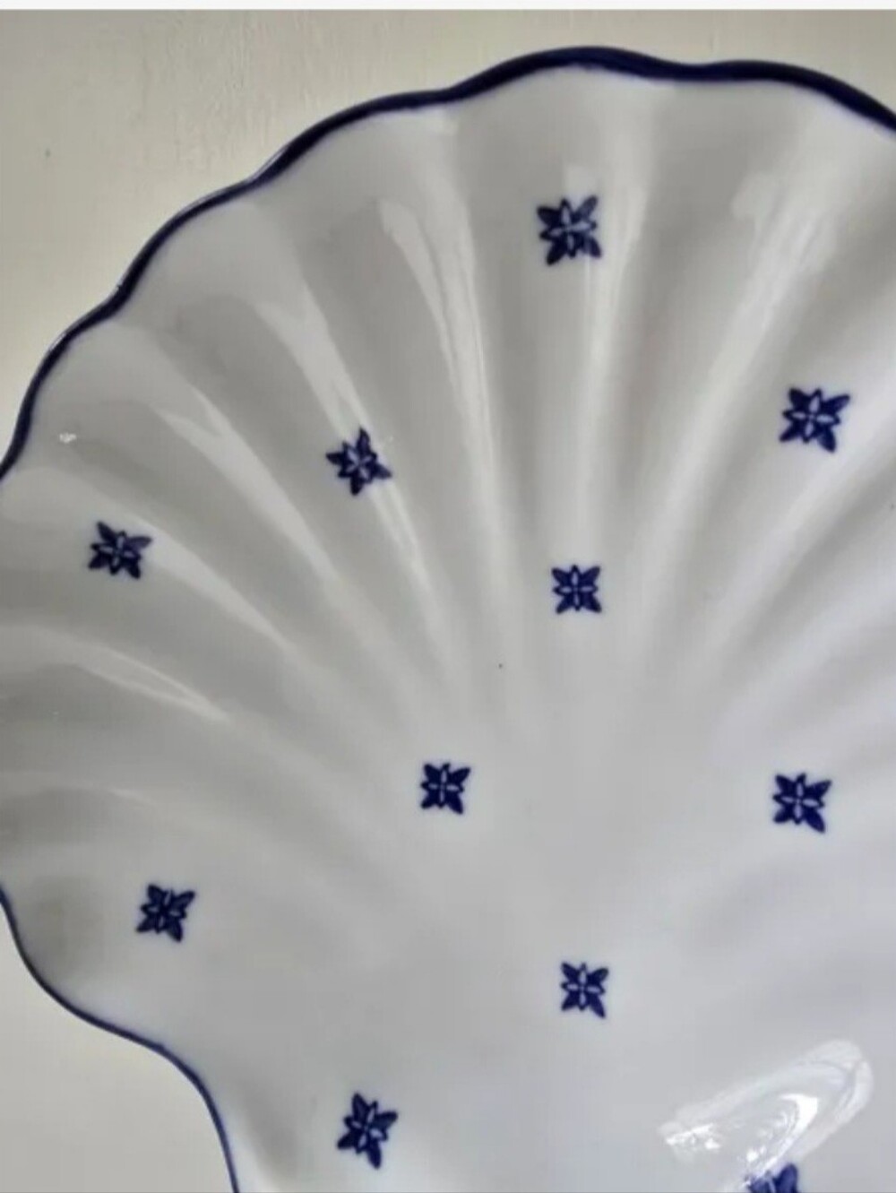Blue & White Shell Plate - Picture 4 of 5